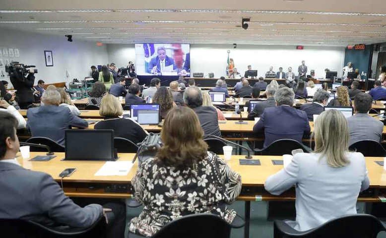 Congresso volta a discutir Orçamento e pode votar calendário de emendas parlamentares