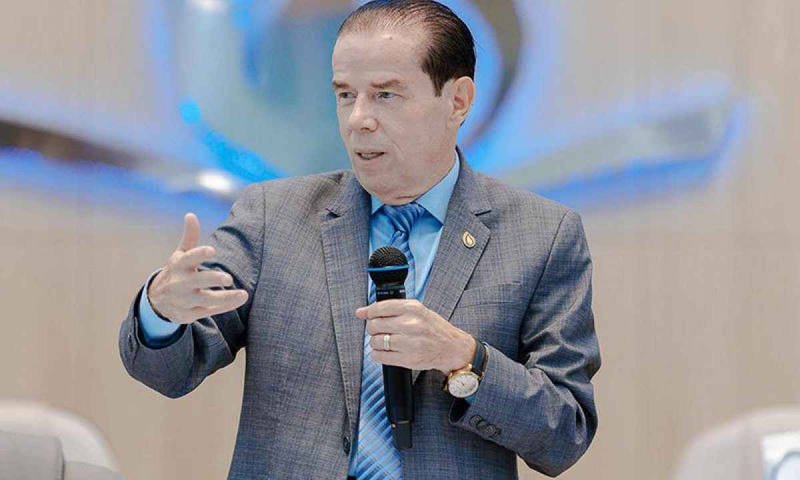 Pastor diz que integrantes de escola do Rio que homenageou Lula terão câncer na garganta: 'Vamos orar'