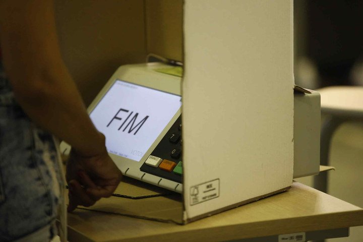 TSE divulga histórico da fabricação das urnas após nova ofensiva contra sistema eleitoral
