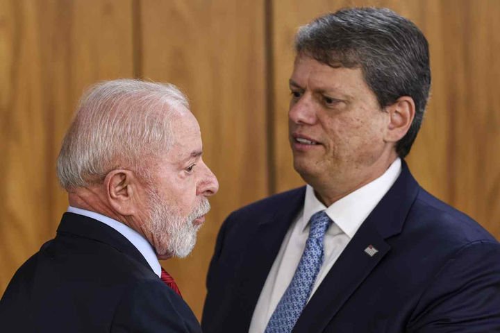 Planalto avalia que Tarcísio ainda pode entrar na disputa presidencial contra Lula