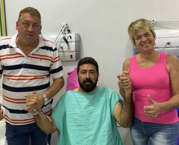 Ex-prefeito de cidade mineira é baleado durante ato de campanha