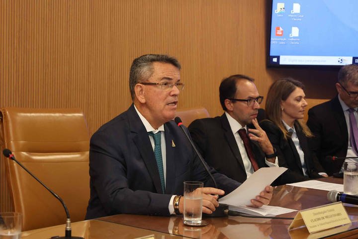Presidente do TRE-RJ cobra partidos para que não registrem candidatos ligados ao tráfico ou milícia: 'Não vai passar'