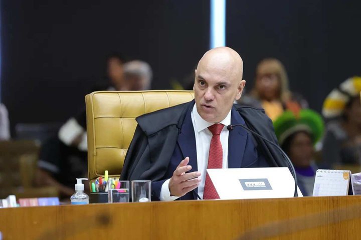 Moraes reabre investigação contra Bolsonaro sobre suposta interferência na PF