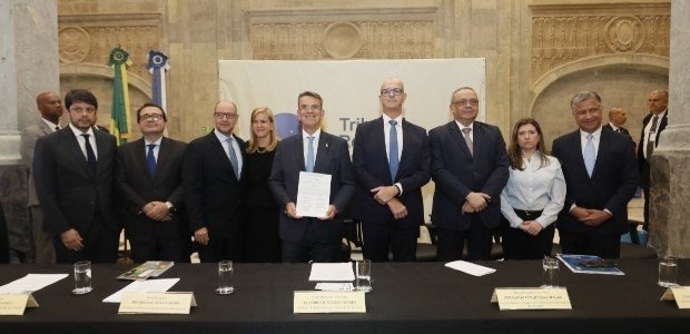 TRE-RJ firma acordo para coibir assédio eleitoral e violência política, especialmente contra mulheres