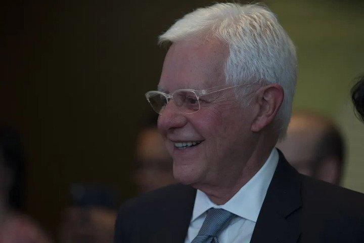 Gato angorá: Moreira Franco pede para reabrir sede histórica de partido em Niterói — Foto: Edson Dantas/ foto de arquivo