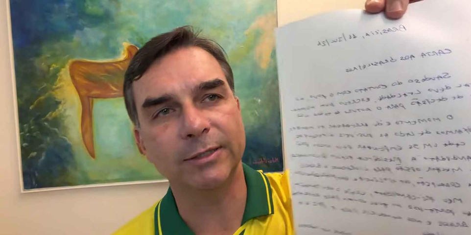 OAB pede a Moraes que garanta comunicação entre Flávio e Bolsonaro na condição de advogado