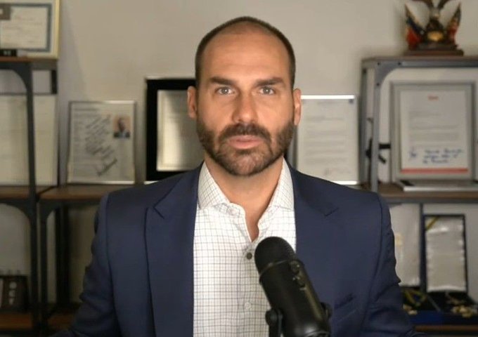Nos EUA, Eduardo Bolsonaro vota em sessão de vetos do Congresso, mas registro é anulado