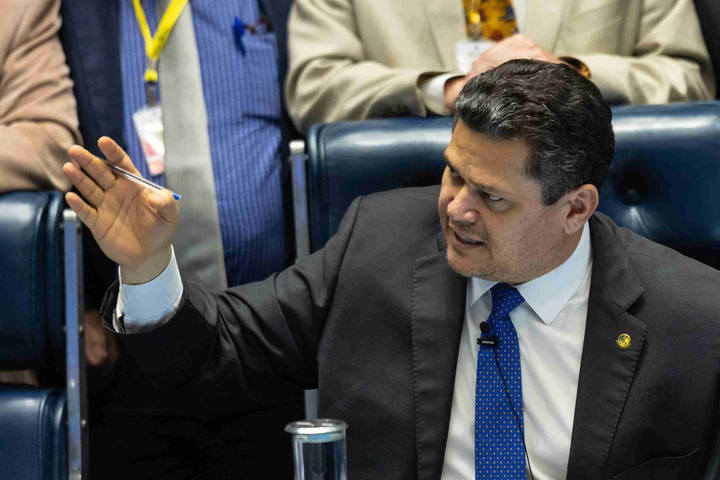 Alcolumbre afirma que pode terminar de votar fim da escala 6x1 e PEC da Segurança nesta quarta-feira