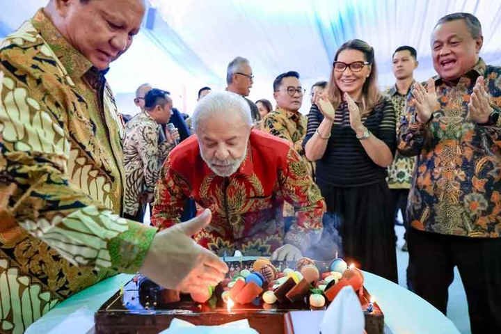 Em viagem à Indonésia, Lula ganha festa antecipada pelos 80 anos