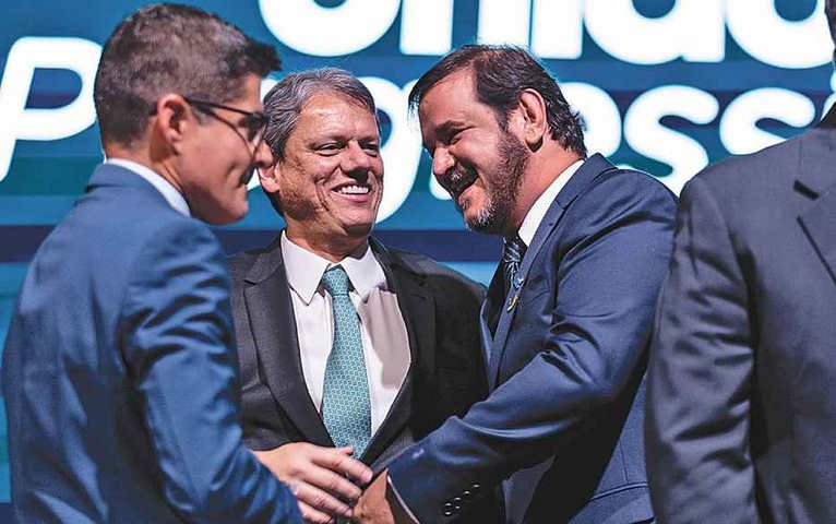 Centrão vê imagem de Bolsonaro fragilizada, mas evita trabalhar por sucessor sem endosso do ex-presidente