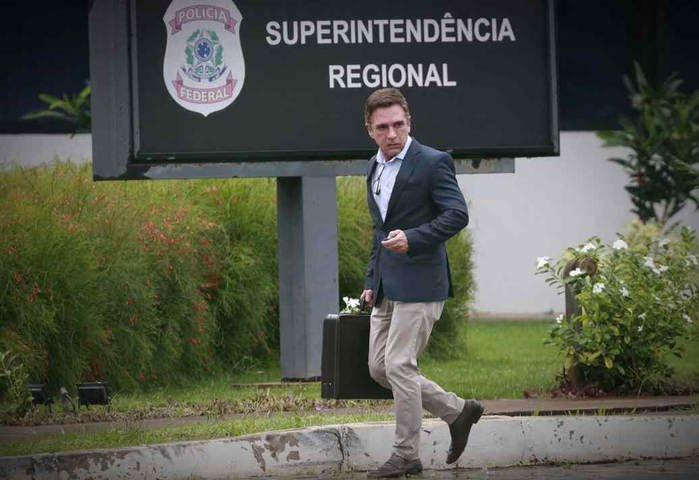 Cardiologista de Bolsonaro acompanha perícia do ex-presidente na PF após pedido de cirurgia