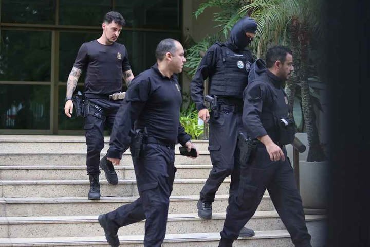 Ação também mira empresário Ricardo Magro, alvo de prisão preventiva — Foto: Fabiano Rocha / Agência O Globo