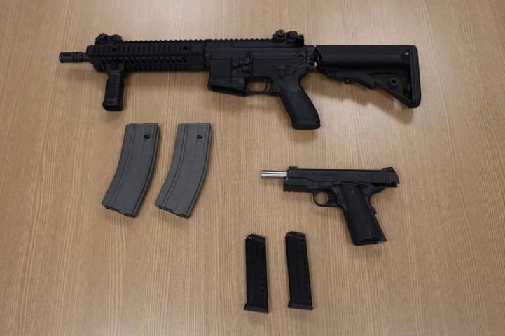 Moraes manda Exército destruir ou doar a a órgãos de segurança armas apreendidas com Bolsonaro
