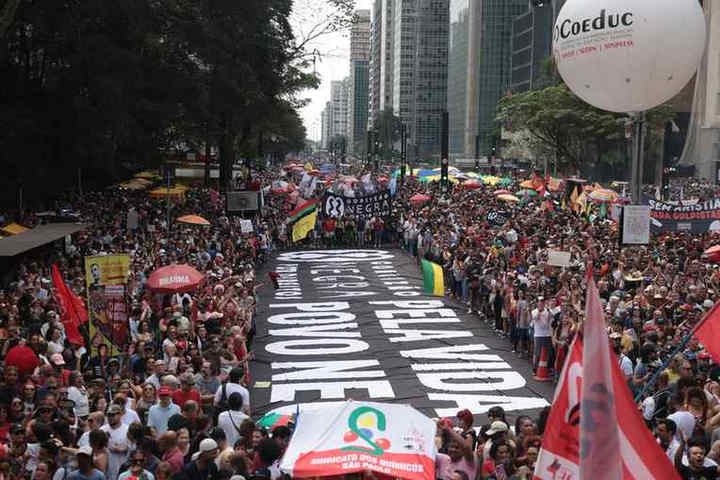 Ato contra PEC da Blindagem e PL da Anistia, na Avenida Paulista, em São Paulo. — Foto: Maria Isabel Oliveira / Agência O Globo