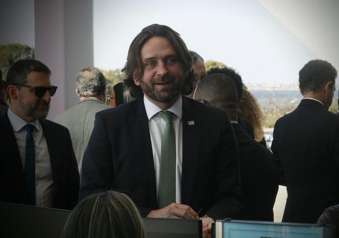 Participação de coordenador da campanha de Flávio em evento com Marco Rubio e Joesley gera incômodo em ala da campanha