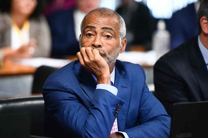 STJ suspende leilão de mansão, lancha e carros de Romário avaliados em R$ 10,8 milhões
