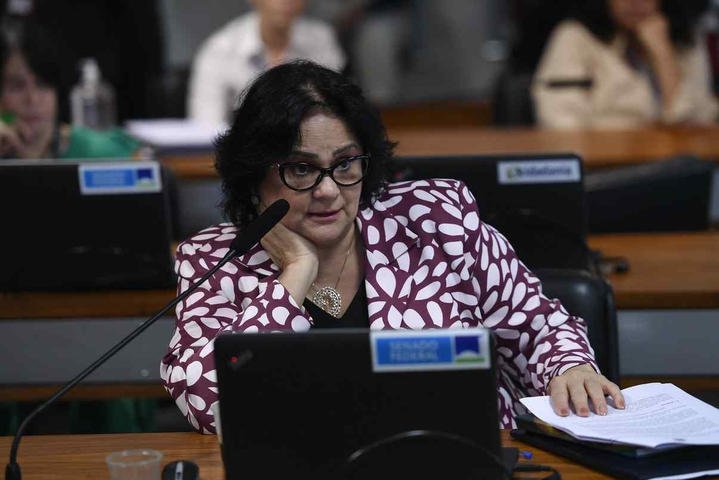 Damares divulga igrejas e pastores investigados na CPMI do INSS após cobrança de Malafaia; veja lista