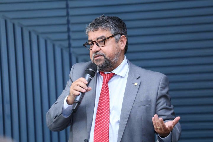 Vice-presidente do PT critica ala de desfile que homenageou Lula e diz que segmento conservador 'merece respeito'