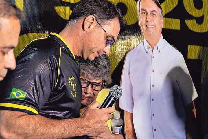 Decisão de Moraes desafia campanha de Flávio ao cortar 'linha direta' com Bolsonaro