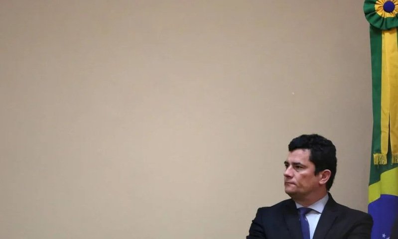 Também afirmou que juízes conversam com procuradores, juízes conversam com advogados, juízes conversam com policiais. Isso é algo normal.REUTERS
