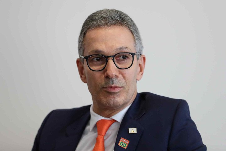 Cotado para vice de Flávio, Zema faz ofensiva em estado bolsonarista para tentar crescer nas pesquisas