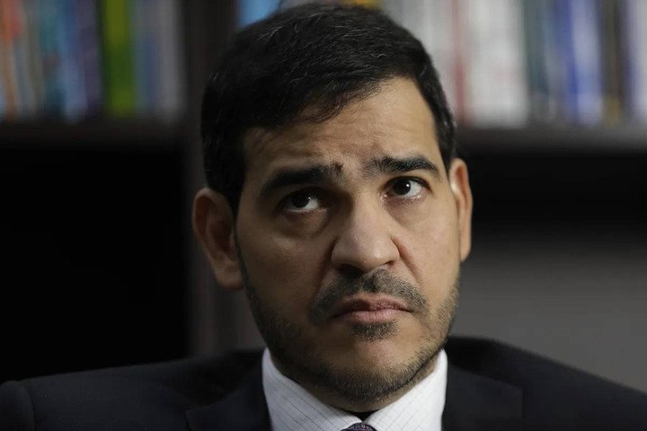 ‘Golpe’ contra Dilma, ‘ultraliberalismo’ de Bolsonaro e papel ‘heroico’ do STF: as visões de Messias em tese de doutorado