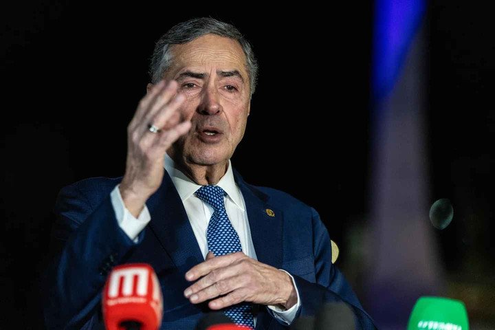 Ministro Barroso anuncia aposentadoria antecipada do STF — Foto: Brenno Carvalho / Agência O Globo