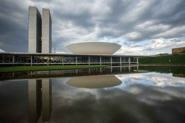 Entidades criticam decisão do Congresso que derrubou vetos e flexibiliza repasses a municípios em ano eleitoral