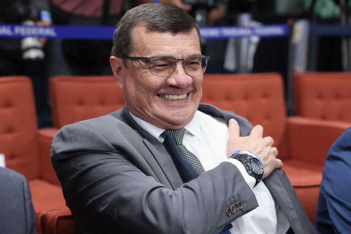 Moraes autoriza ex-ministro condenado por trama golpista a se inscrever no Enem