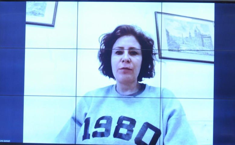 Mãe de Carla Zambelli critica aval da Justiça italiana para extradição e divulga carta da filha: 'Pesadelo'