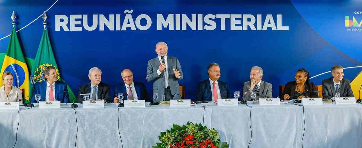 Lula cita Tarcísio, Ratinho, Zema e Caiado como 'adversários' em 2026 e diz que determinou estudo sobre as políticas sociais deles