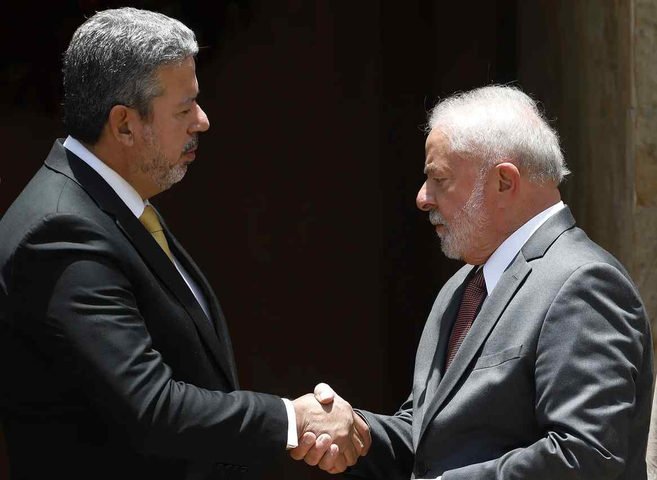 Arthur Lira recebe o presidente da República eleito Luiz Inácio Lula da Silva na residência oficial para um café da manhã — Foto: Cristiano Mariz / Agência O Globo