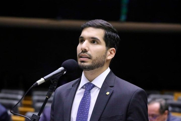 Moraes arquiva investigações sobre atuação de André Fernandes e Sílvia Waiãpi no 8 de Janeiro