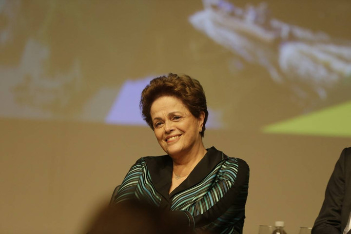 Dilma Roussef receberá indenização de R$17,5 mil mensais por sofrer tortura durante a ditadura