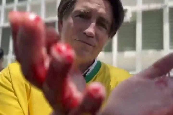 Flávio, Eduardo e produtores de filme sobre Bolsonaro divulgam informações conflitantes sobre financiamento do longa
