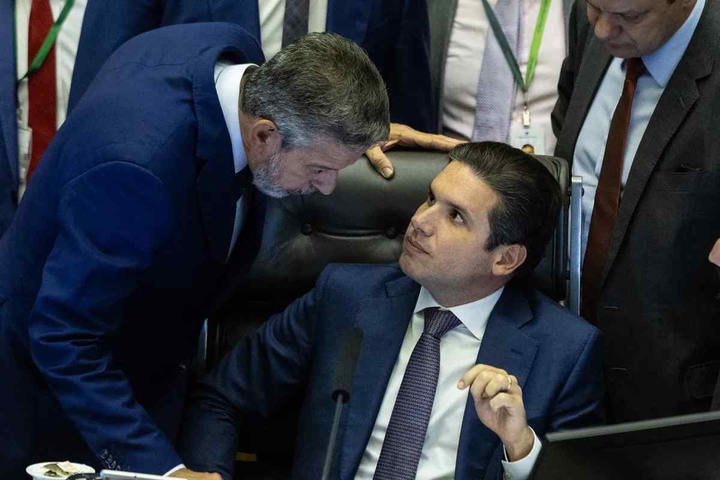 Motta aposta em pautas de apelo popular para se reposicionar