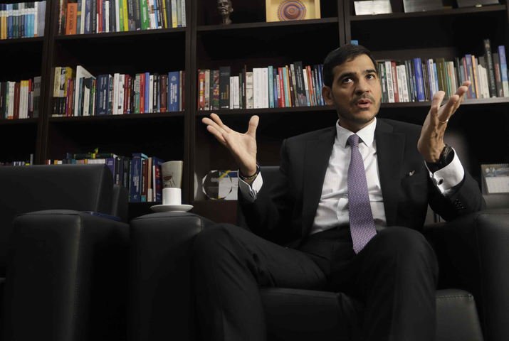 Indicado por Lula para a vaga de Barroso, Messias pode ficar até 30 anos no STF