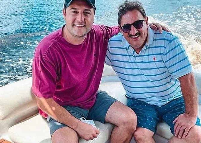 'Jogo Político': Ratinho Júnior coloca o bloco presidencial na rua, mas pai resiste ao plano