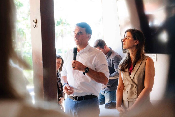 Aceno de aliada de Michelle, elogios a Damares e mal-estar após crítica à ex-primeira-dama: os bastidores da reunião de Flávio com mulheres