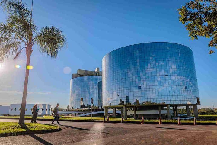 PGR cita precedente de Fux para defender retirada de investigação sobre Lulinha do STF e que caso não tem relação com fraude no INSS