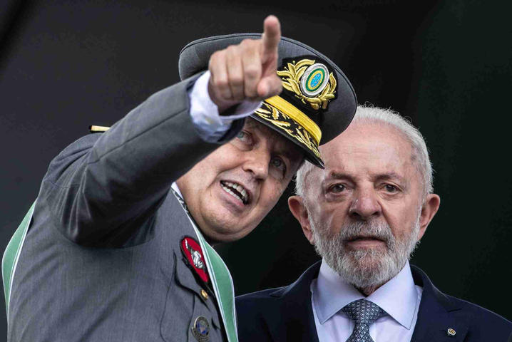 Lula avalia troca nos comandos de militares, e chefe do Exército pode assumir GSI em novo mandato