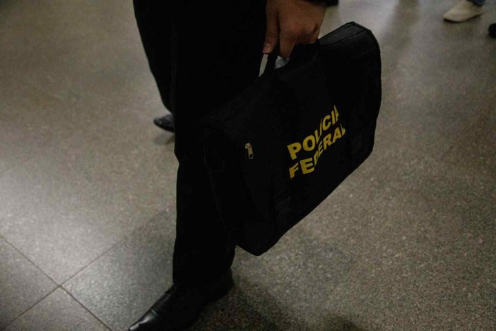 PF quer ouvir mulheres que participavam de festas de Vorcaro com autoridades