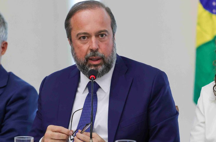 Ministro de Minas e Energia diz que agentes econômicos devem ser tratados como 'caminhão de japoneses': 'Todos iguais'