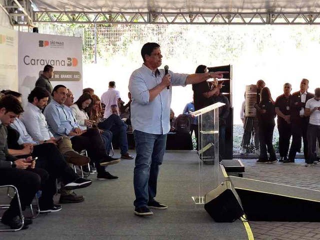 Sem Kassab como interlocutor, Tarcísio 'turbina' viagens ao interior e verba da Secretaria de Governo e Relações Institucionais