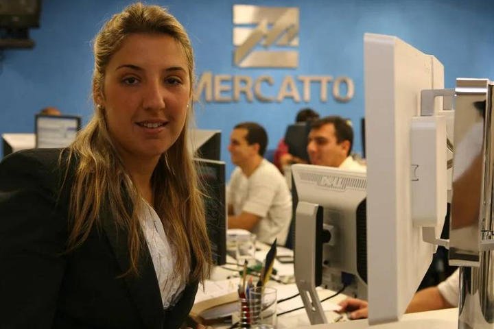 Em 2007, Daniella Marques era analista de mercado na Mercatto Investimentos — Foto: Ana Branco/Agência O Globo