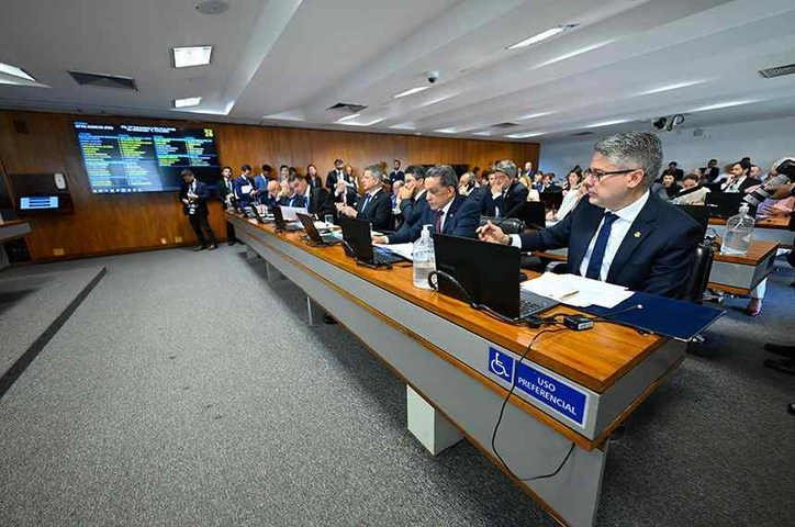 Senado decide que projeto de dosimetria passará pela CCJ; relatoria ficará com senador da oposição