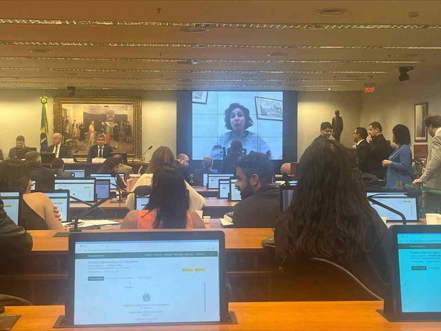 Relator reforça voto para livrar Zambelli de cassação e critica Lindbergh por tentativa de suspender sessão