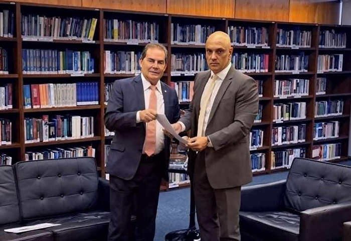 Relator da lei da dosimetria posta foto com Moraes após reunião e diz estar 'otimista' sobre validade do texto
