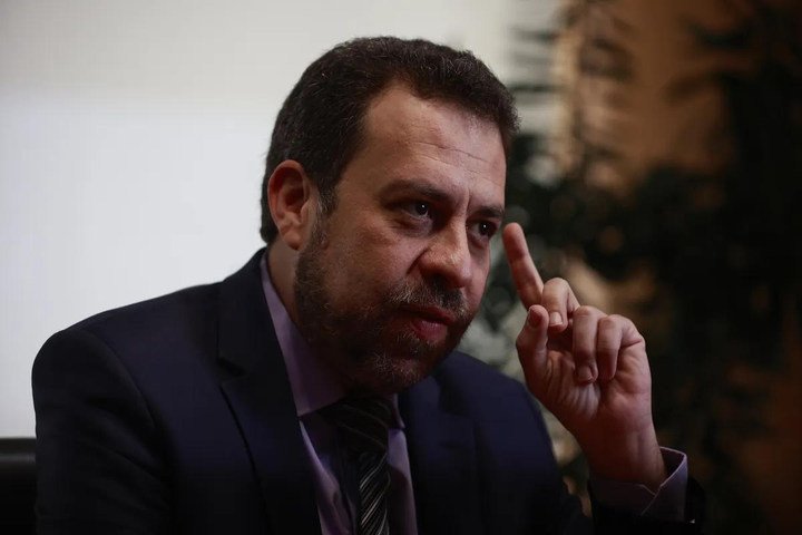 Boulos lança programa para tentar reaproximar governo das periferias em São Paulo neste sábado