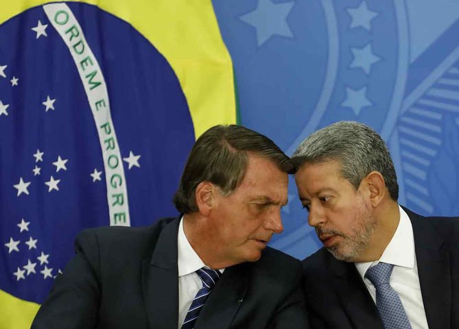 Jair Bolsonaro e Arthur Lira durante coletiva de imprensa em 2022 — Foto: Cristiano Mariz / Agência O Globo